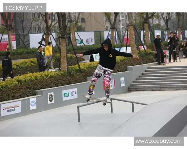 滑板战术解析:杭州滑板队边路渗透体系的创新与实践探讨 滑板战术解析:杭州滑板队边路渗透体系的创新与实践探讨